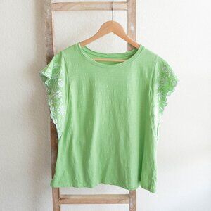 Belle by Kim Gravel Green Top Size Large Embroidered Flutter Sleeve Slub Blouse